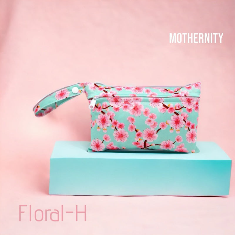 Waterproof Wet Bag XS 15x22.5cm | Reusable Travel Pouch | Diaper / Mask / Pad Holder with Strap